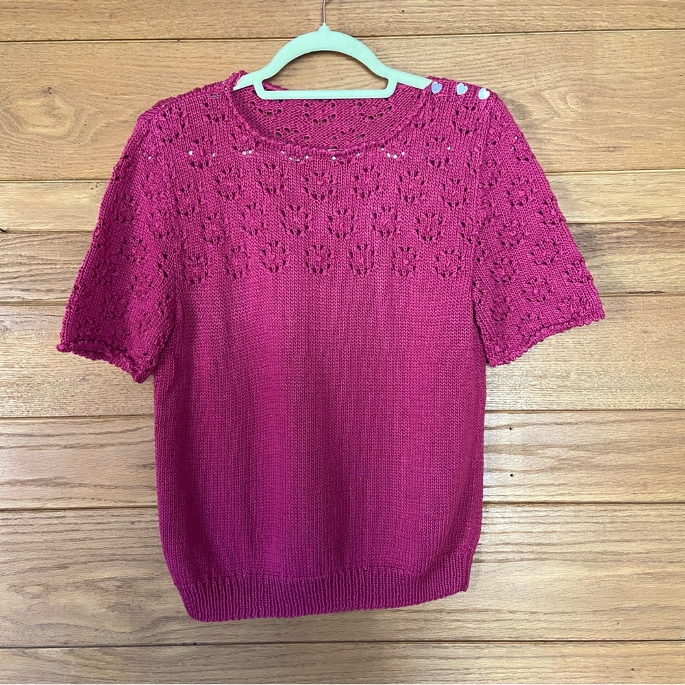 Vintage 80s magenta pink heart button crochet short sleeve sweater